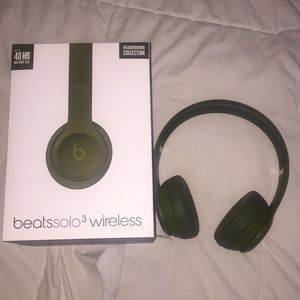 Beats solos (olive green)